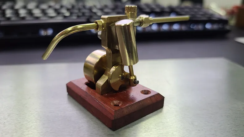 

Миниатюрная модель паровой машины с одним цилиндром, ретро-паровая машина для радиоуправляемых лодок и коллекционирования.