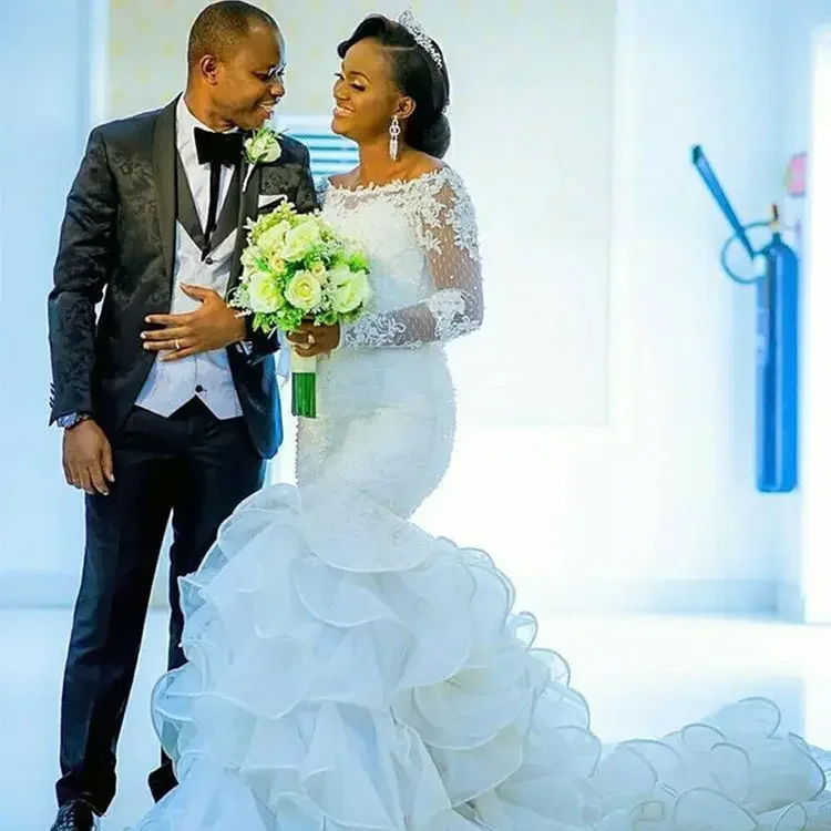 Vestidos de novia de encaje personalizados, vestidos de novia hechos de manga larga de sirena, cola hinchada