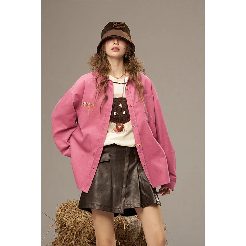 ELFSACK 2025 Autumn New Arrivals Casual Colorful Buttons Colorful Letter Pattern Large-Capacity Pocket Shirt For Woman