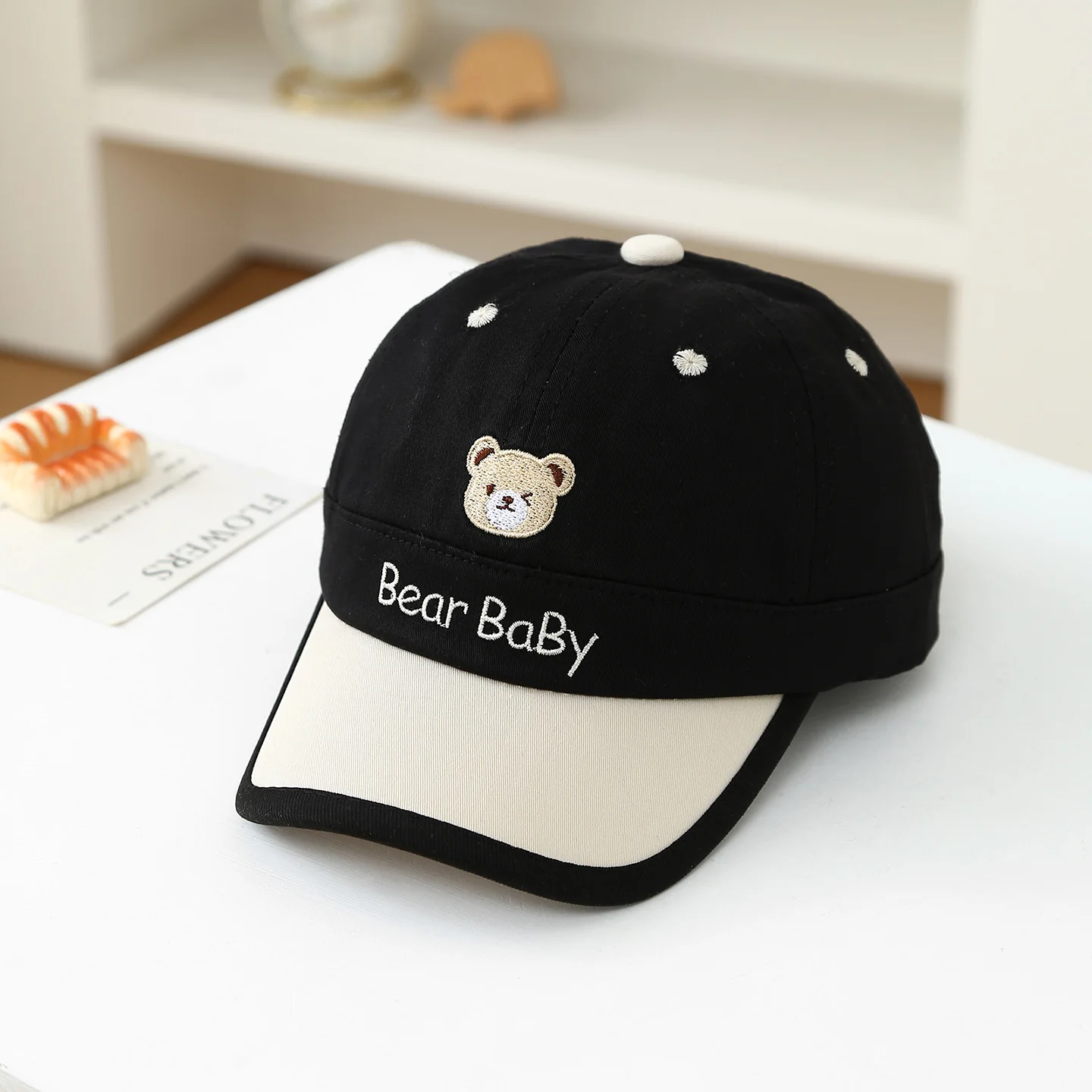 

Patchwork embroidered bear letter baseball cap, fashionable and cute, made of soft cotton, breathable and sweat-wicking