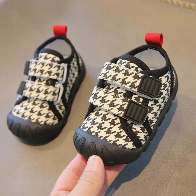 Zapatos de tela a cuadros antideslizantes de fondo suave para bebés, zapatos de interior para niños y niñas, primavera y otoño