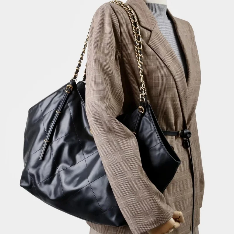 Soft Leather Relaxed Diamond-Quilted Chain Tote Bag for Women Spacious Capacity, Versatile Style, Soft Texture Shoulder Bag