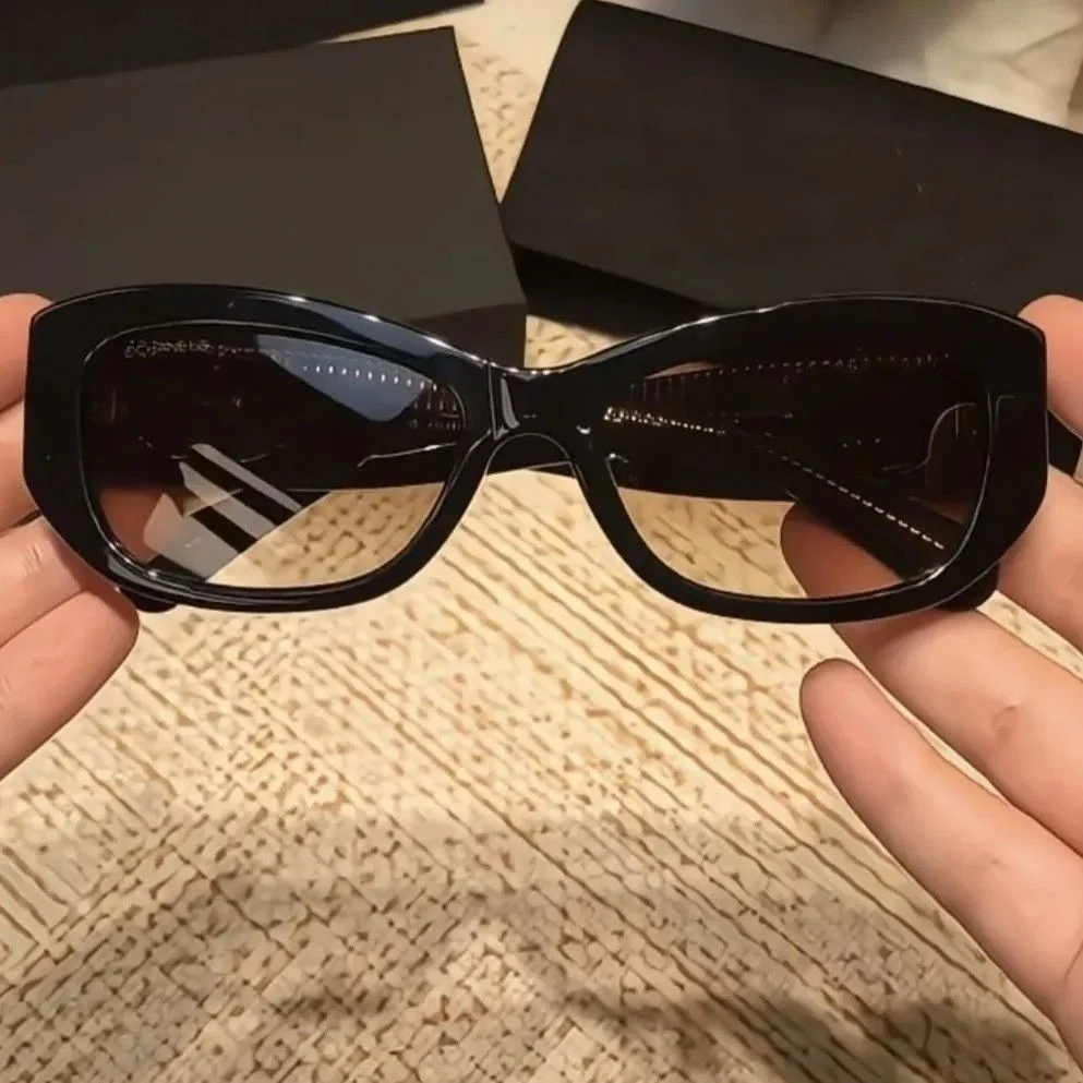 CH5493 Stilvolle Sonnenbrille mit winddichten und UV-beständigen Gläsern, perfekt für Strandurlaube und luxuriöse Geschenke