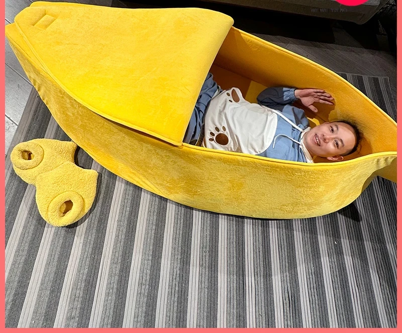 Creative plush sleeping banana nest human nest banana boat four seasons universal online celebrity mattress large sleeping bag.