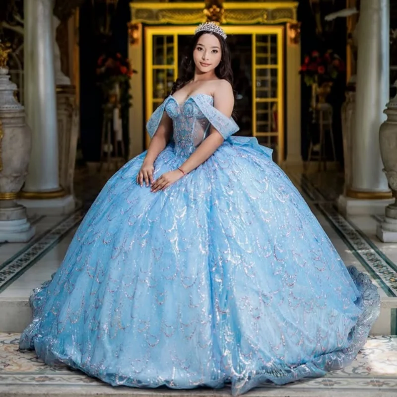 

Роскошное блестящее синее платье для квинсеаньеры с открытыми плечами, с кристаллами и стразами, длинным шлейфом, кружевным бантом, Vestido De 15 Quinceanera, на заказ