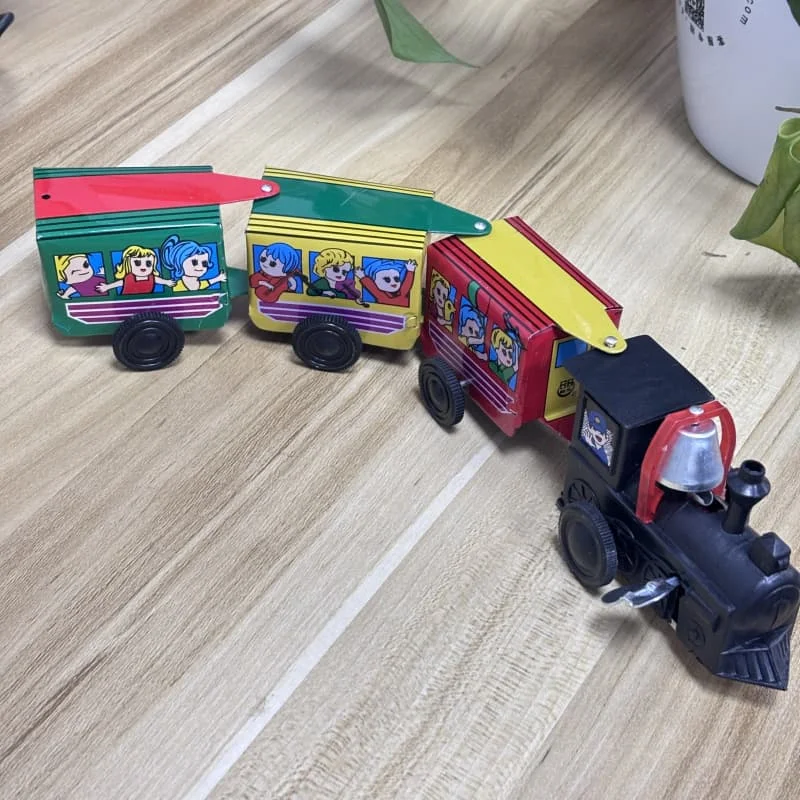 

[Funny] Classic collection Retro Clockwork Wind up Metal Walking Tin Toy Train car Robot Mechanical kids christmas gift