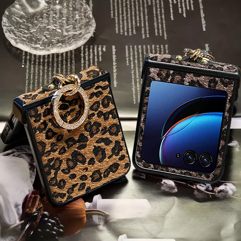 Modische Leoparden-Lederhülle mit Plüsch-Textur für Moto Razr 50 60 70 Ultra 2025 2026 + 2024 mit Kunstleder-Diamantring-Schnalle ﻿