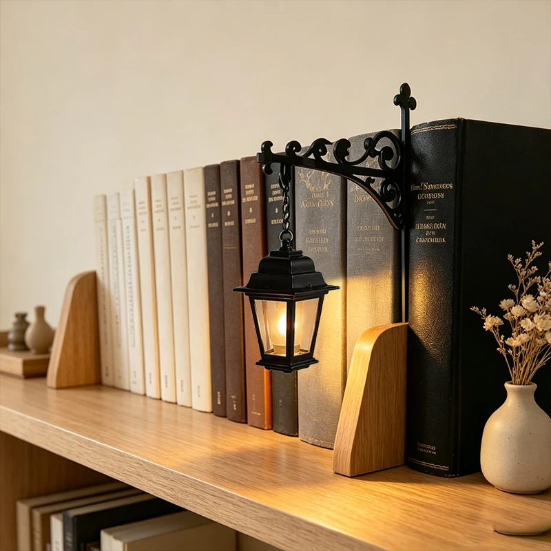 Vintage Hanging Lantern Bookend Night Light Retro Bookshelf Decor LED Small Lamp Desktop Ornament Home Creative Gift