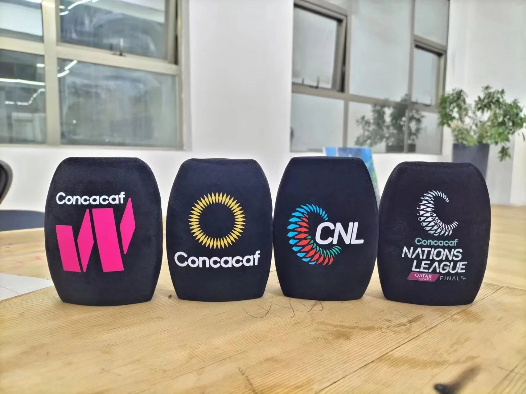 1pcsFree design rendering custom microphone foam windscreen and logo printed for journalists holding interviews with microphones