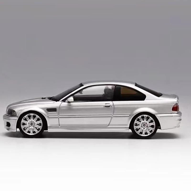 موديلات سيارة BMW M3 CSL E46 من النوع المطابق للحجم 1/64: تقييم ونصائح للاستخدام