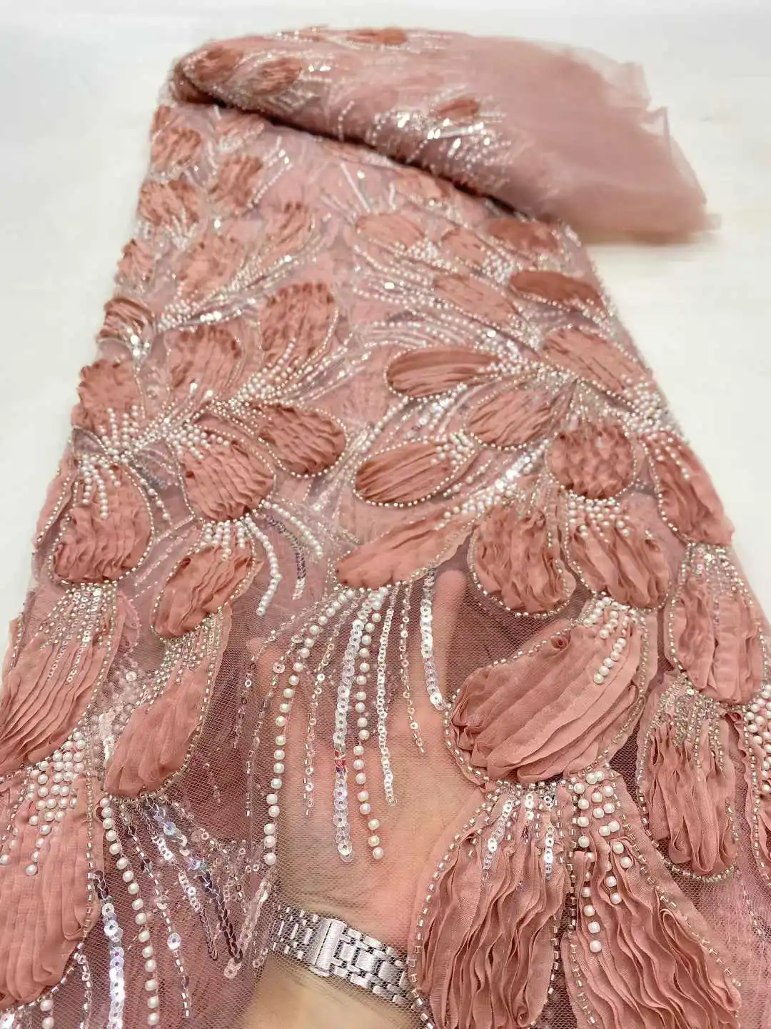 Tela africana de encaje con cuentas bordadas en 3D, tela de tul bordado de lentejuelas Frenc de alta calidad 2025, para costura de vestidos de fiesta SZ1746