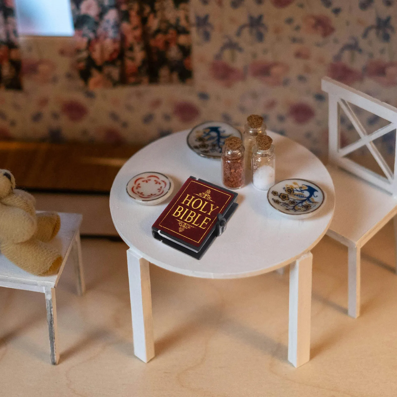 

4Pcs Miniature Books Kit 1:12 Scale Realistic Dollhouse Library Accessories for Bjd Photography DIY Miniature Decor Tiny Book
