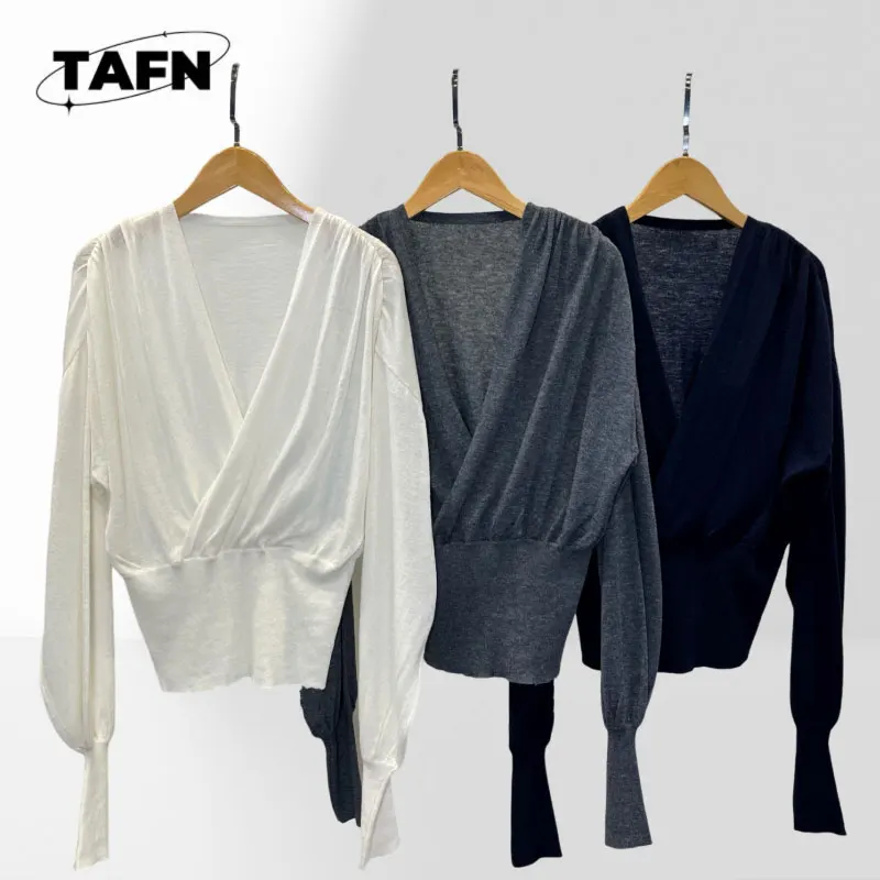 

Women's Linen Shirt Tunic Style Casual Loose Blouse Ladies Polka Dot Shirt Loose Fit Long Sleeve Blouse AK1140