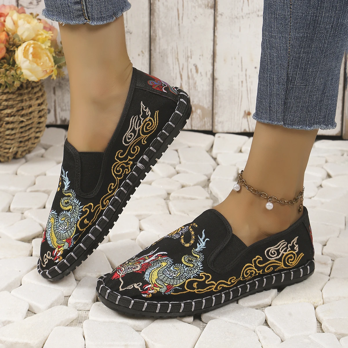 Cloth Shoes Old Beijing  Embroidery Flower Social Guy Male Moccasin-Gommino Student Casual Shoes Fashion National Chinese Style