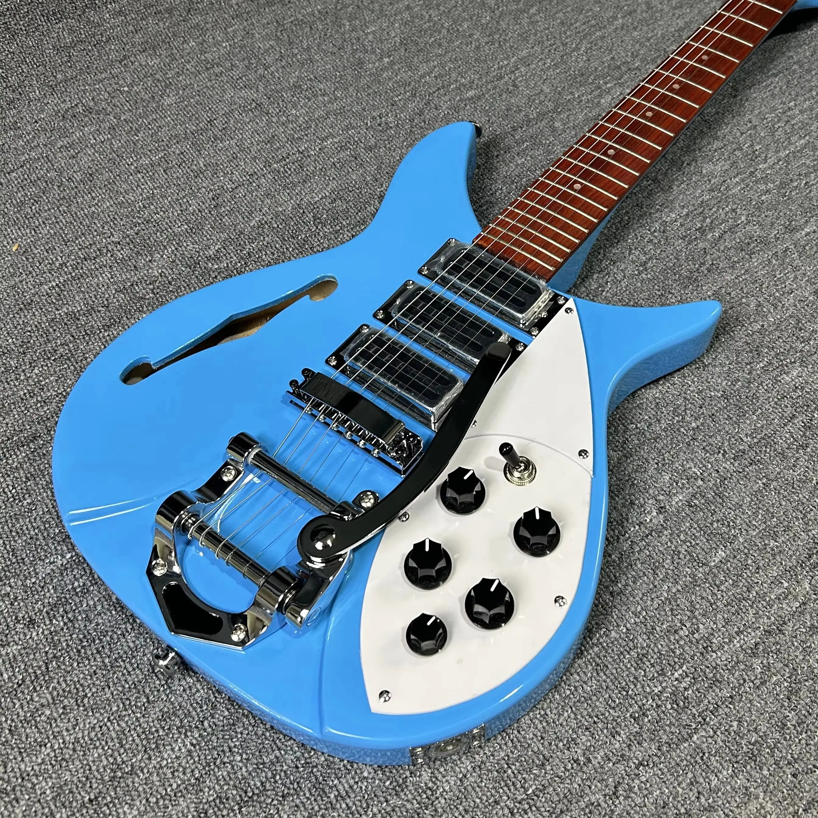 Rickenbacker 325 Electric Guitar Blue Color F-hole Semi Hollow Body Mahogany Body Rosewood Fretboard Music Performance