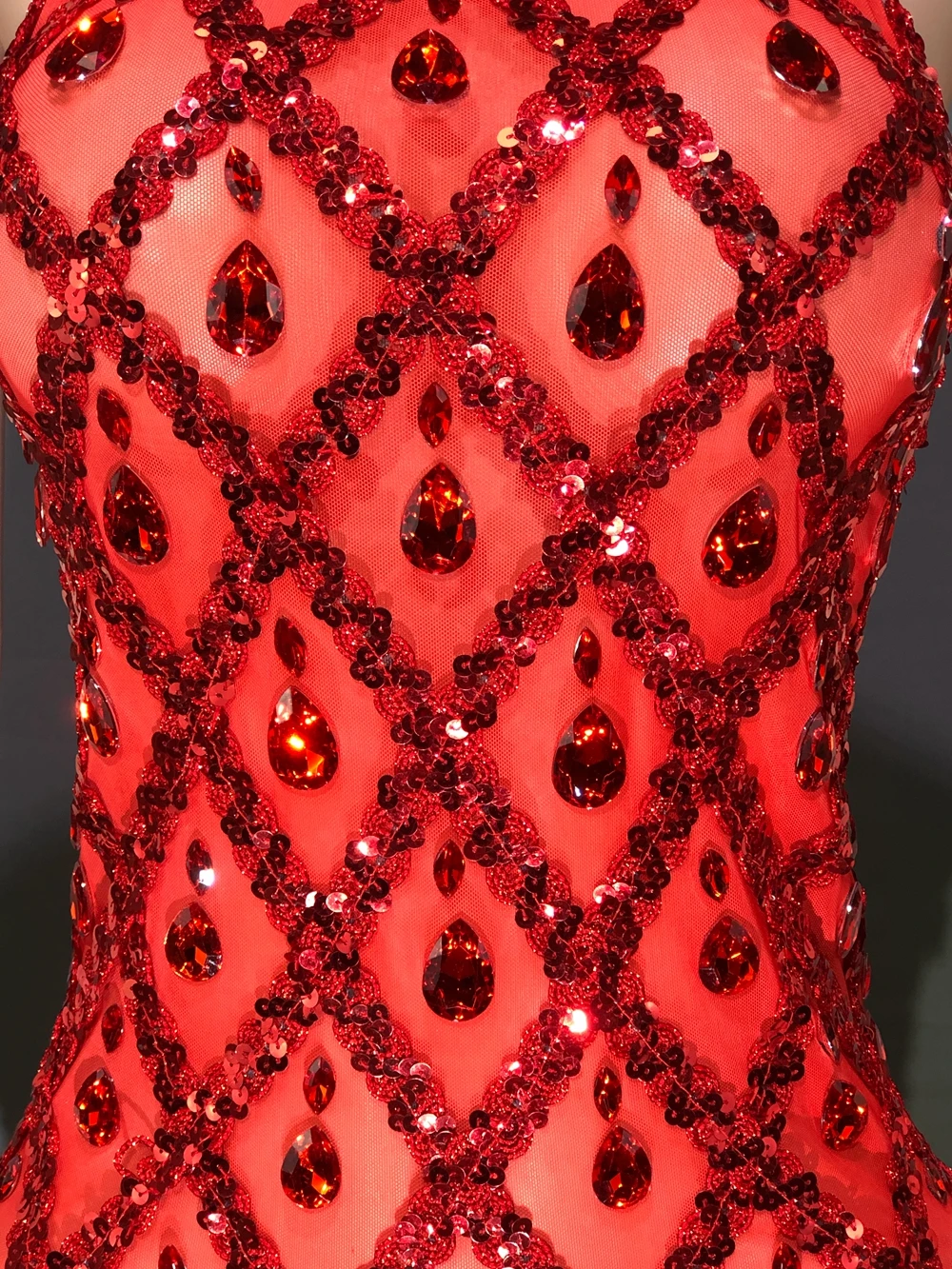 Elegant Red Mesh Celebrate Evening Wedding Prom Birthday Dress Sparkly Rhinestones Sleeveless Long Dress Photo Shoot Wear