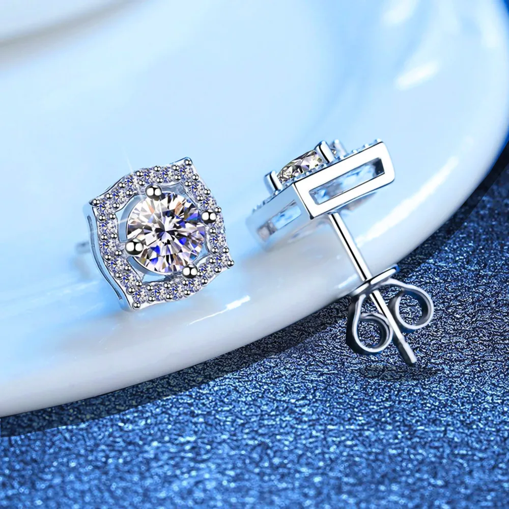 

BR 1CT S925 Sterling Silver 1CT Moissanite Stud Earrings, Classic Square Bezel Design, Exquisite Fine Jewelry for Women