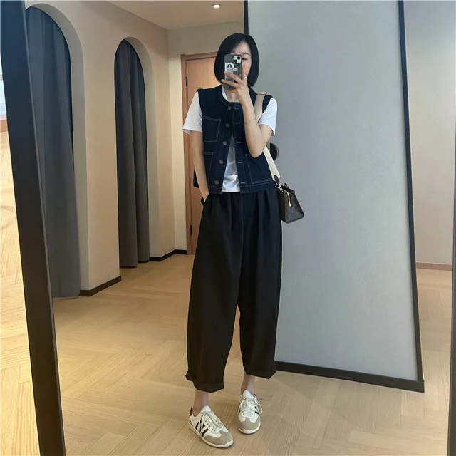 Fashionable  Retro Dark Blue Round Neck Short Denim Vest for Women Pure Color Sleeveless Vest Coat Relax Fit Versatile Waistcoat