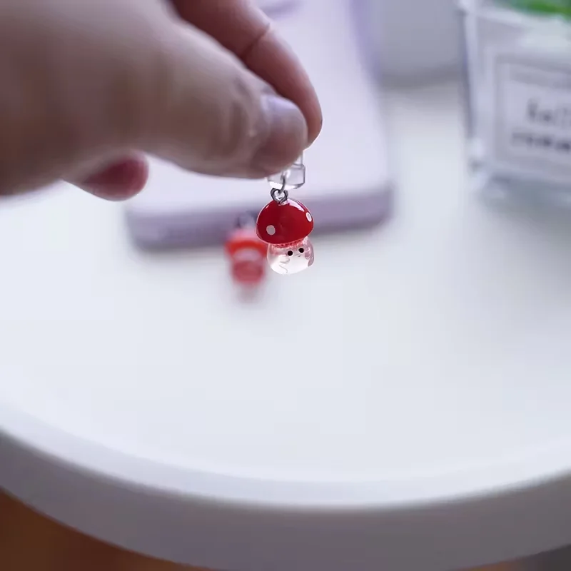 

1pcs Mni Resin Red Mushroom Phone Dust Plug Charm - Cute Cartoon Design, Phone Accessory for Type-C & Lightening Port