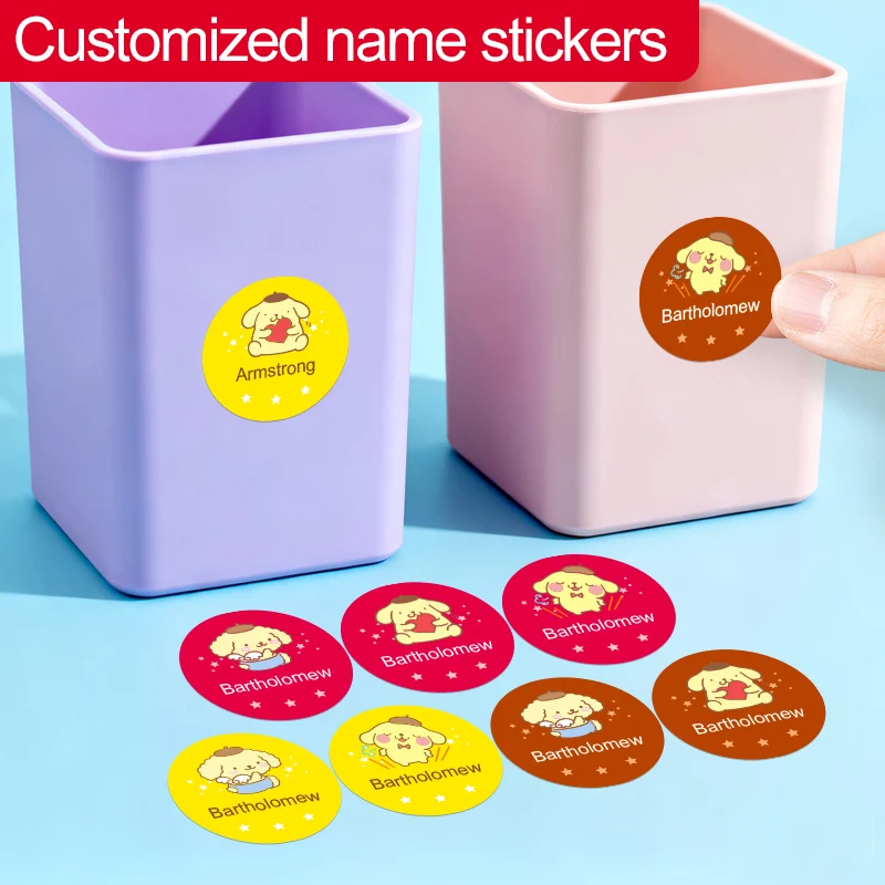 

‌ Изготовленные на заказ наклейки с именами с помпонами для рождественских подарков - прочные красочные организационные этикетки для школьных принадлежностей ‌