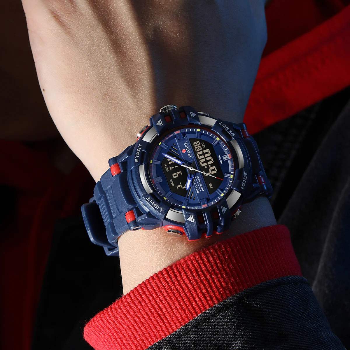 موضة العرض المزدوج الرجال الساعات مقاوم للماء مضيئة LED الساعات الرقمية للرجال العسكرية الرياضة التقويم كرونوغراف رجل على مدار الساعة