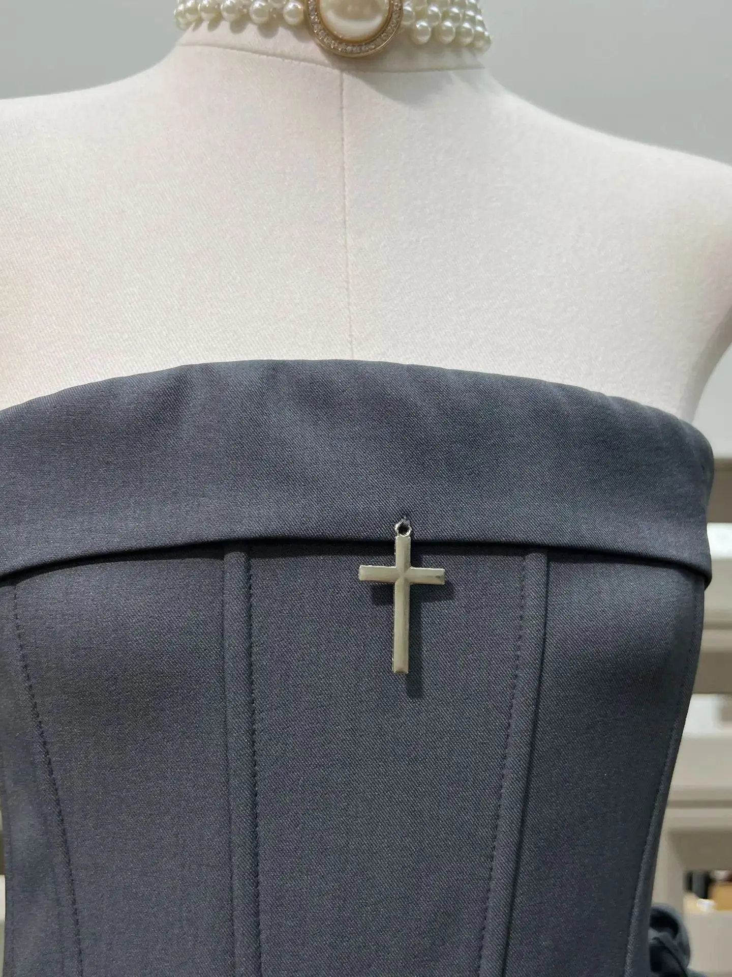 Novo luxo babados design em camadas moda verão bodycon sem alças mini vestidos elegantes femininos formal festa de aniversário clube vestido