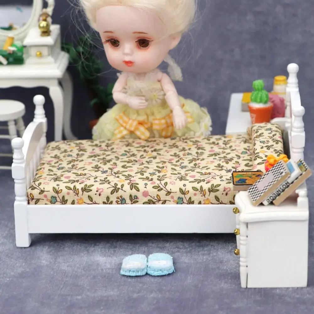 Crianças presente móveis casa de bonecas cama quarto cena decoração cama em miniatura floral 1:12 simulação cama única boneca acessórios