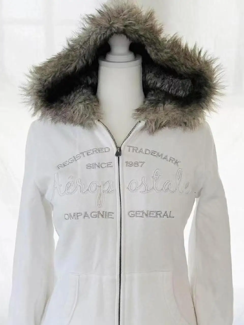 เสื้อฮู้ดซิปสไตล์วินเทจปักลายตัวอักษรสีดำแบบอเมริกันย้อนยุค ปี 2025 สำหรับผู้หญิง สไตล์โกธิค พังก์ ลำลอง ทรงเข้ารูป ตกแต่งผ้าแบบแพทช์เวิร์ค