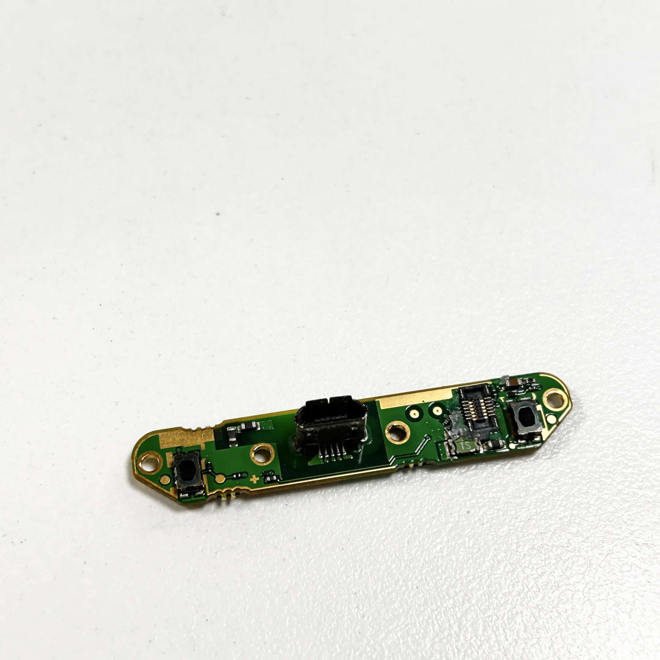 

Сменный порт зарядки Micro USB и слот для SD-карты для Garmin Edge 1030 GPS — ремонтный компонент разъема