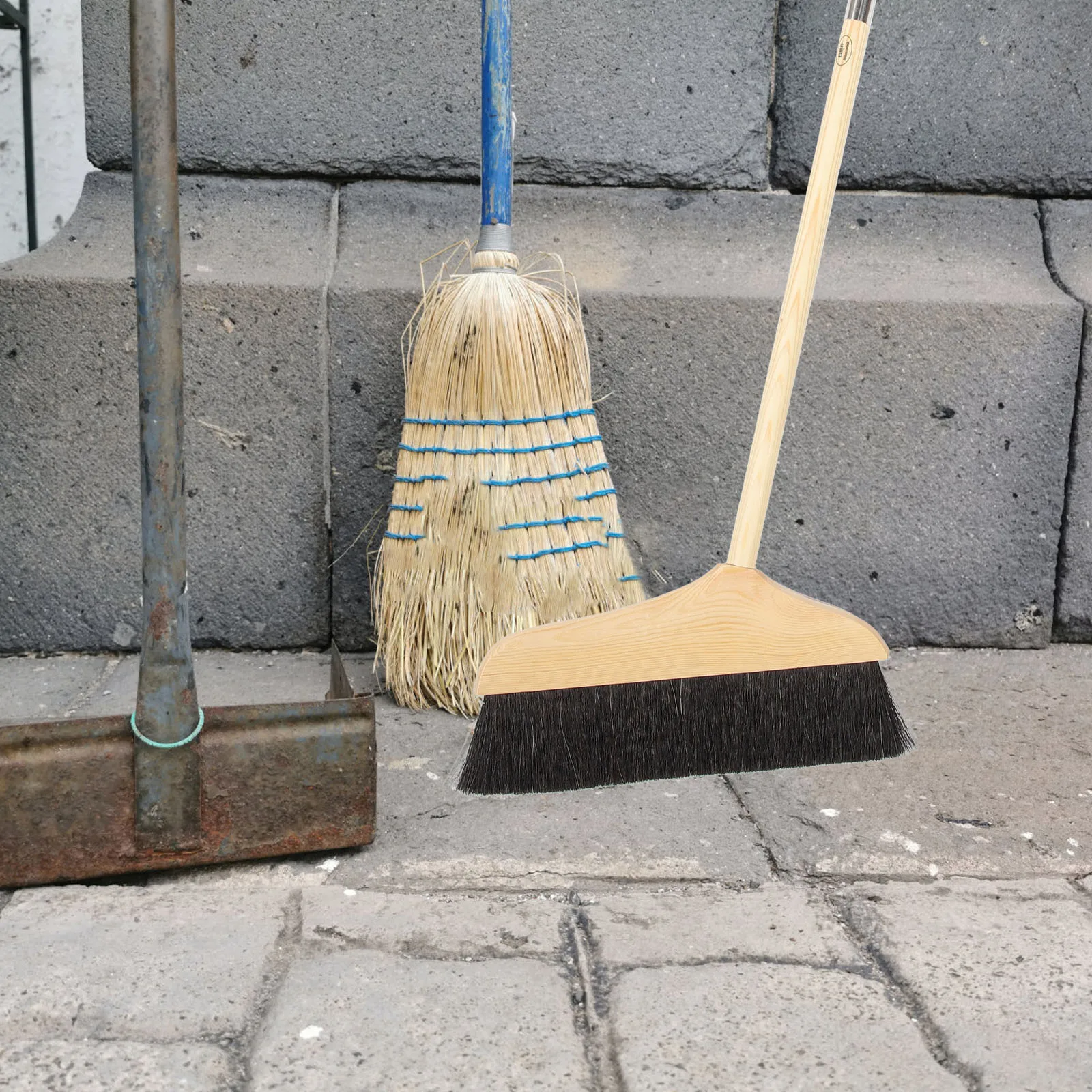 

Pine Wood Broom 90cm Long Handle Soft Horse Attracting Anti Static Floor Cleaning Tool Carpet Brush Wooden Broom Home