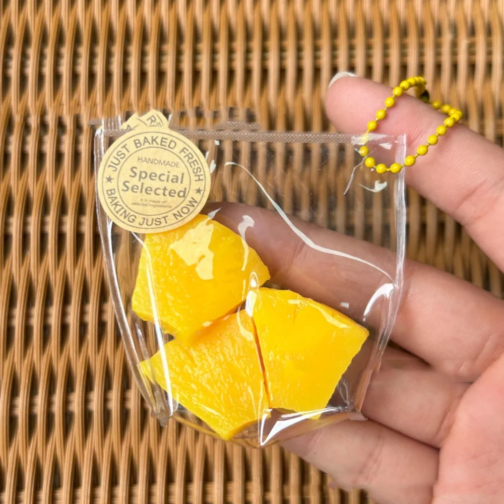 模擬フルーツかわいいフルーツスクイーズおもちゃイチゴ TPR シミュレーションフルーツスクイーズバッグ感覚おもちゃ漫画