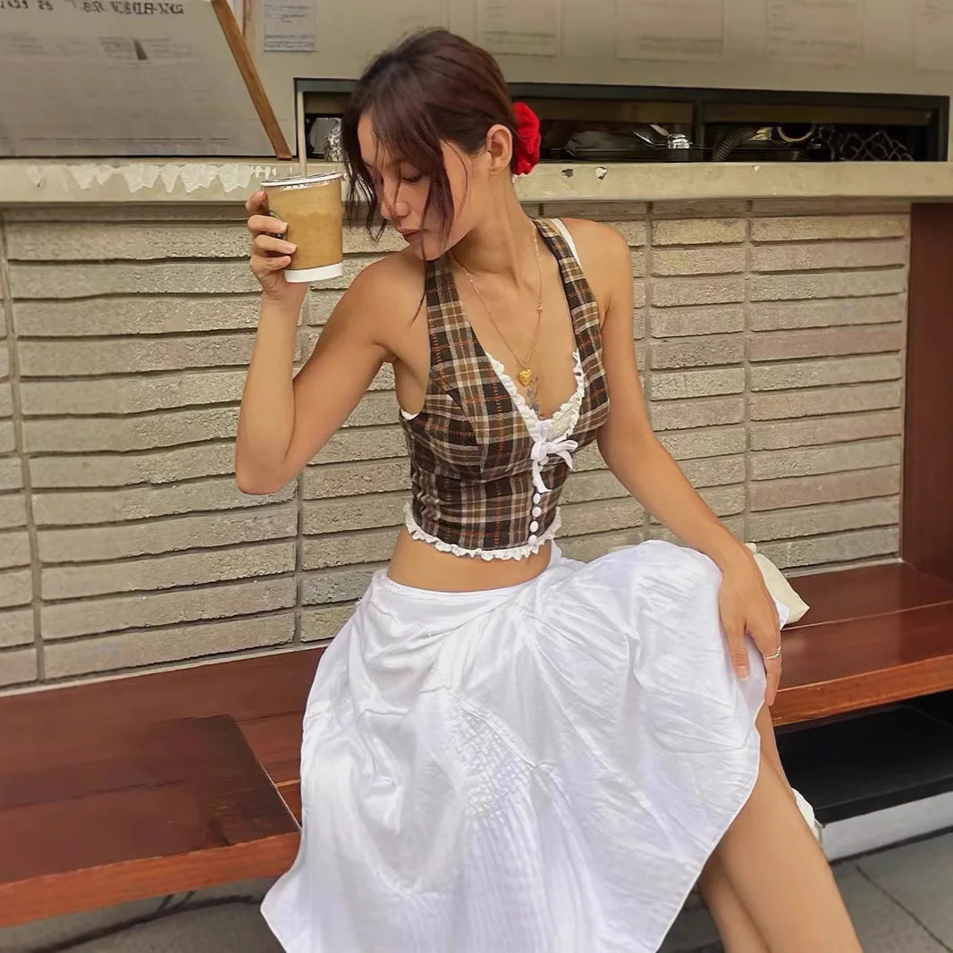

2026 Spring and Autumn New Fashion Sexy Sweet Retro Plaid Neck Vest Top