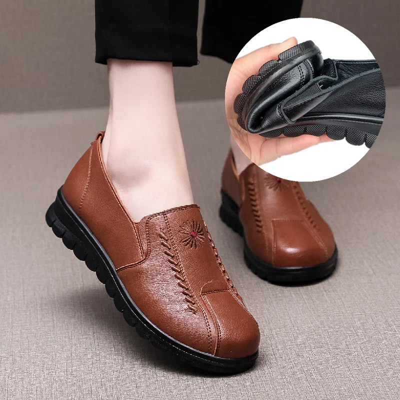 Fashion Casual Lofers płaskie buty damskie damskie oryginalne skórzane oddychające Slip on obuwie buty dla matek