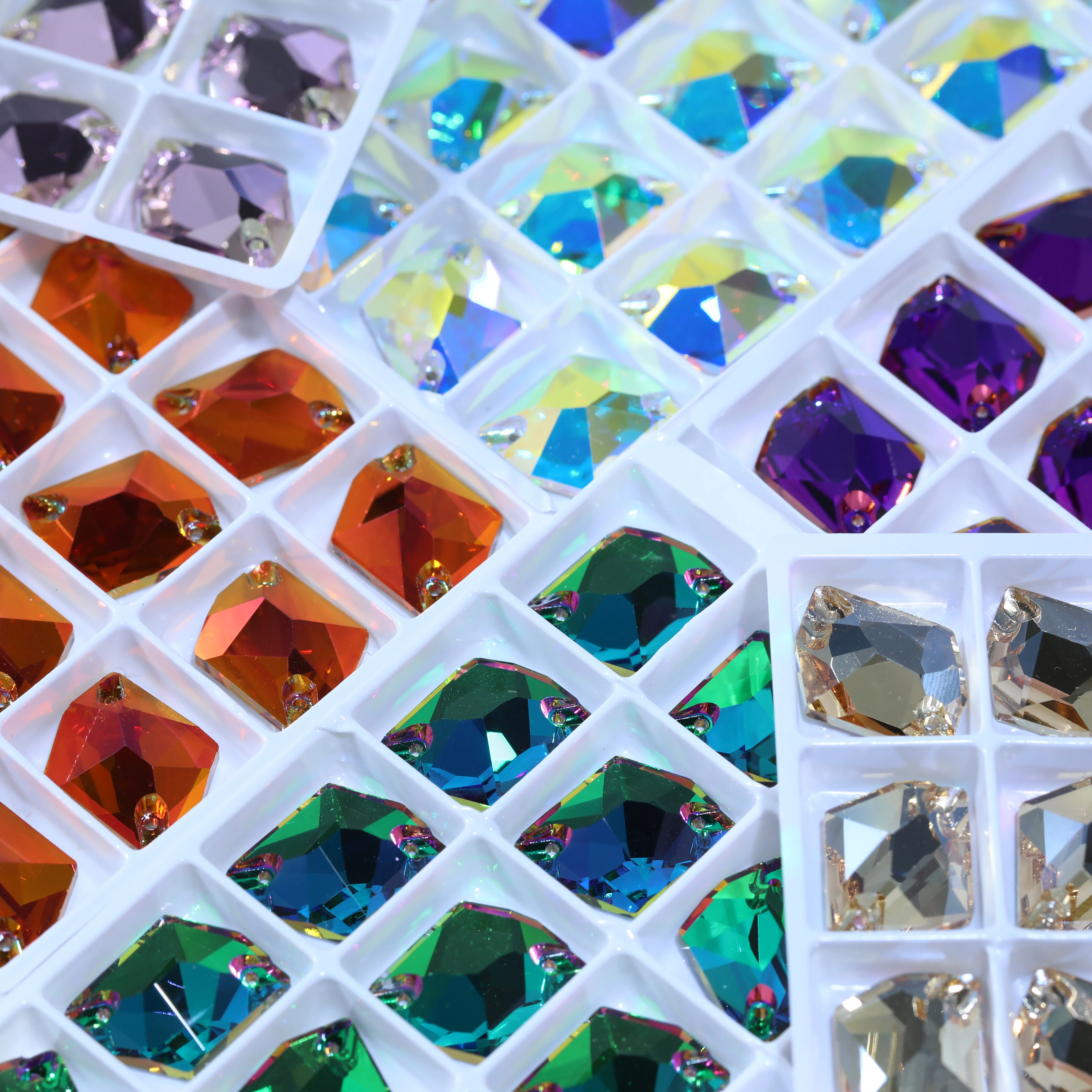 Glänzend weiße, beschichtete Cosmic-Aufnähsteine 3265 Bling-Strasssteine Premium-Glaskristall DIY-Zubehör für Taschen, Schuhe, Handyhüllen, Kleidung – Detail 4
