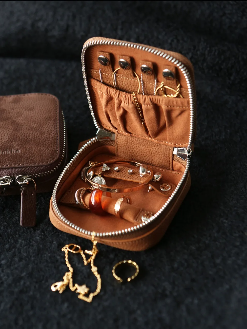 Genuine Leather Jewelry Storage Box, Portable Travel Jewelry Pouch, Compact Carry Bag for Rings and Necklaces