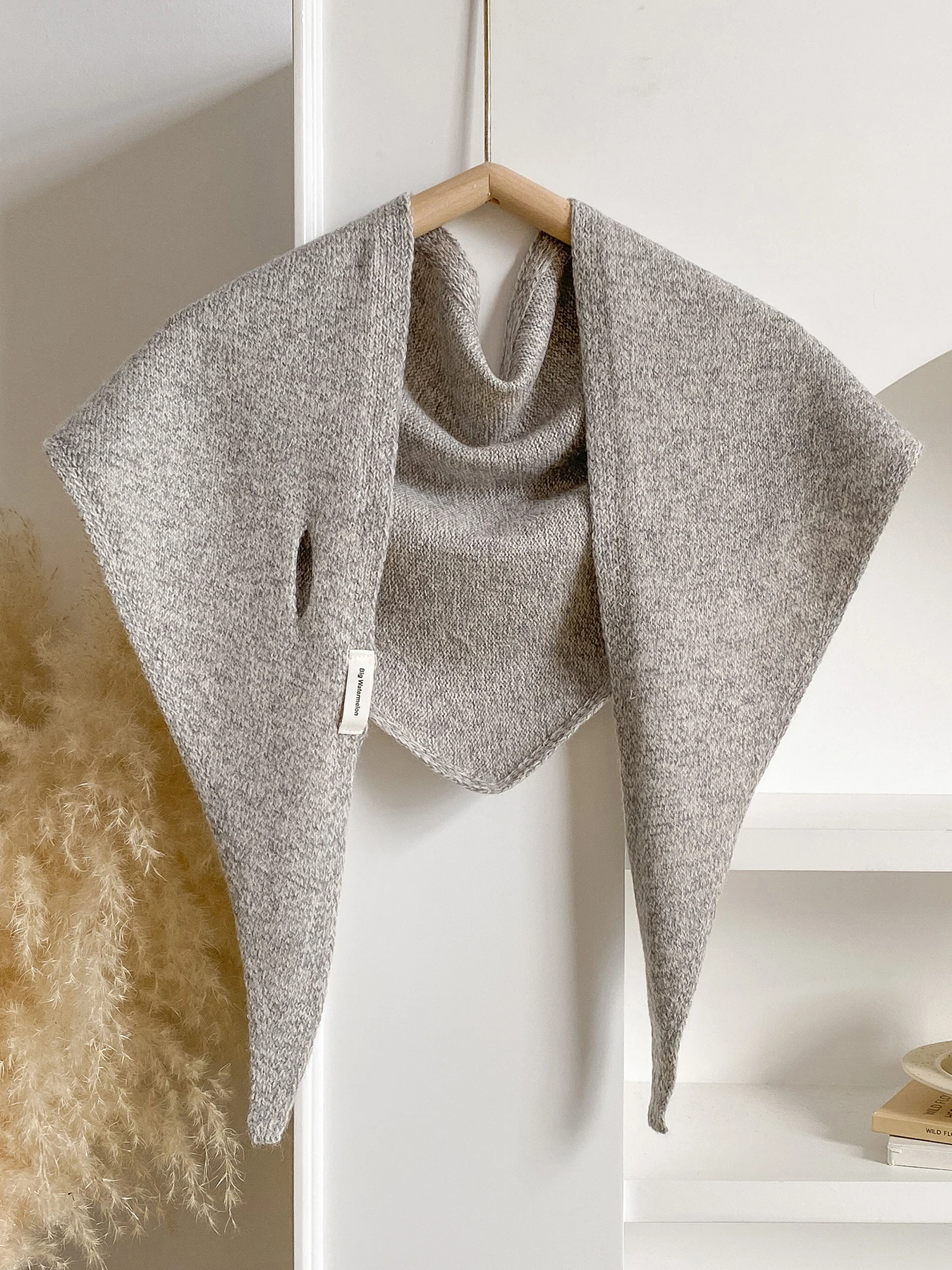 Korean‑Style Knit Shoulder Wrap for Women, Wool‑Blend Triangular Neck Scarf, Warm Knotted Shawl for Autumn Winter Daily Wear