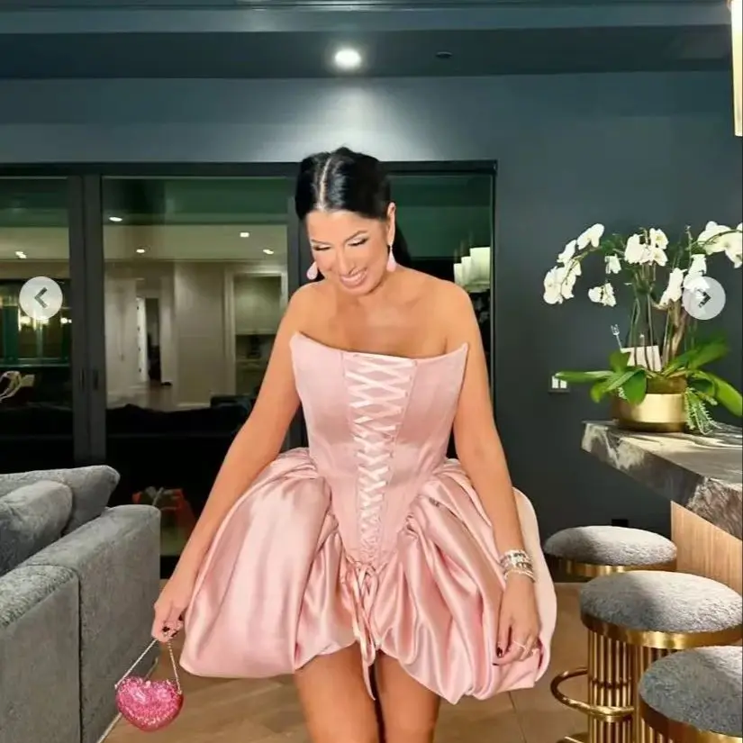 فساتين حفلات وردية أحمر الخدود للأزياء الراقصة مشد أمامي للنساء بدون حمالات بطول قصير بدون أكمام فساتين حفلات على شكل حرف A ثنيات