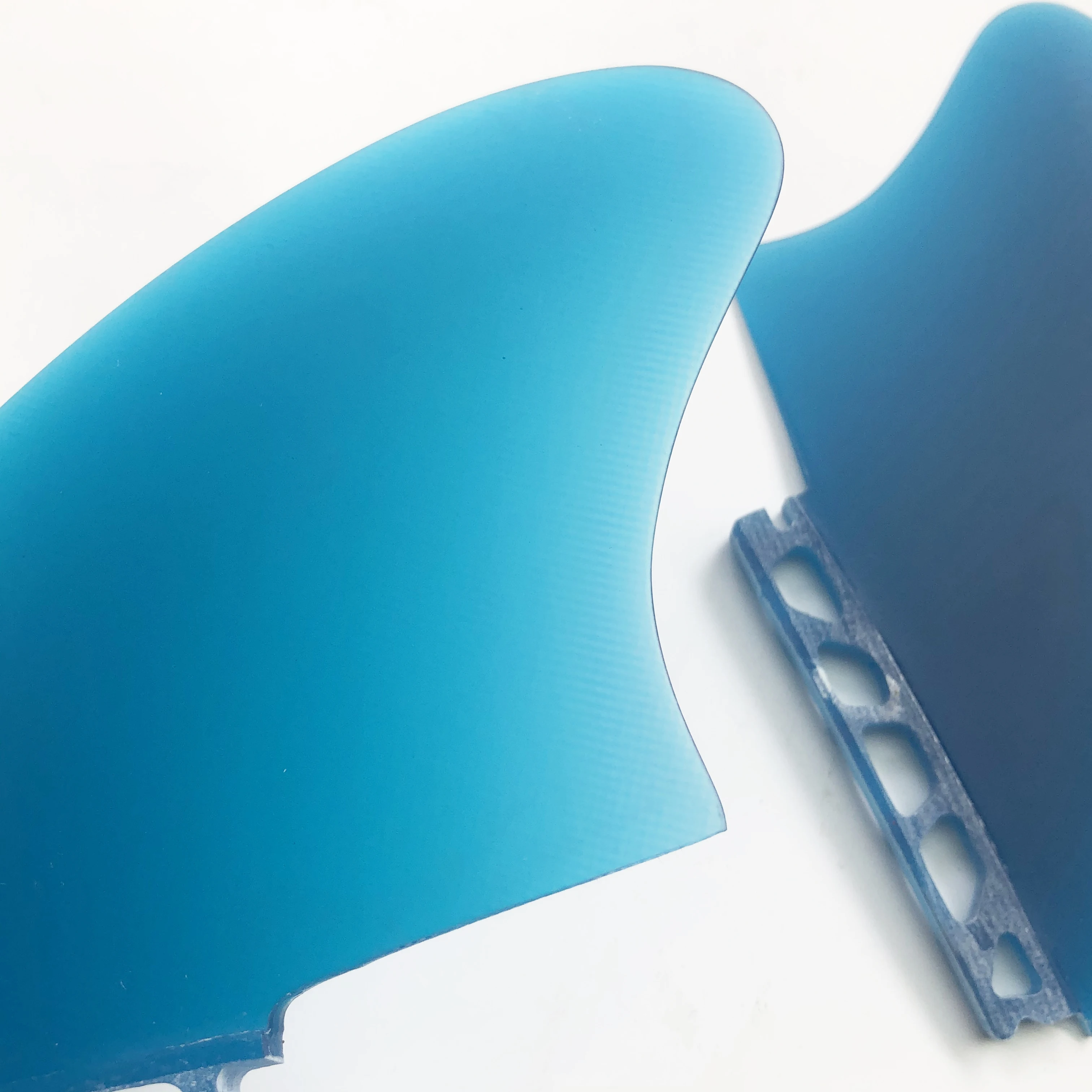 Twin Keel Fins (2 Flossen) Single/Dual II Tab Surfing Fins aus massivem Fiberglas für geringes Gewicht, Haltbarkeit und Top-Performance – Detail 13