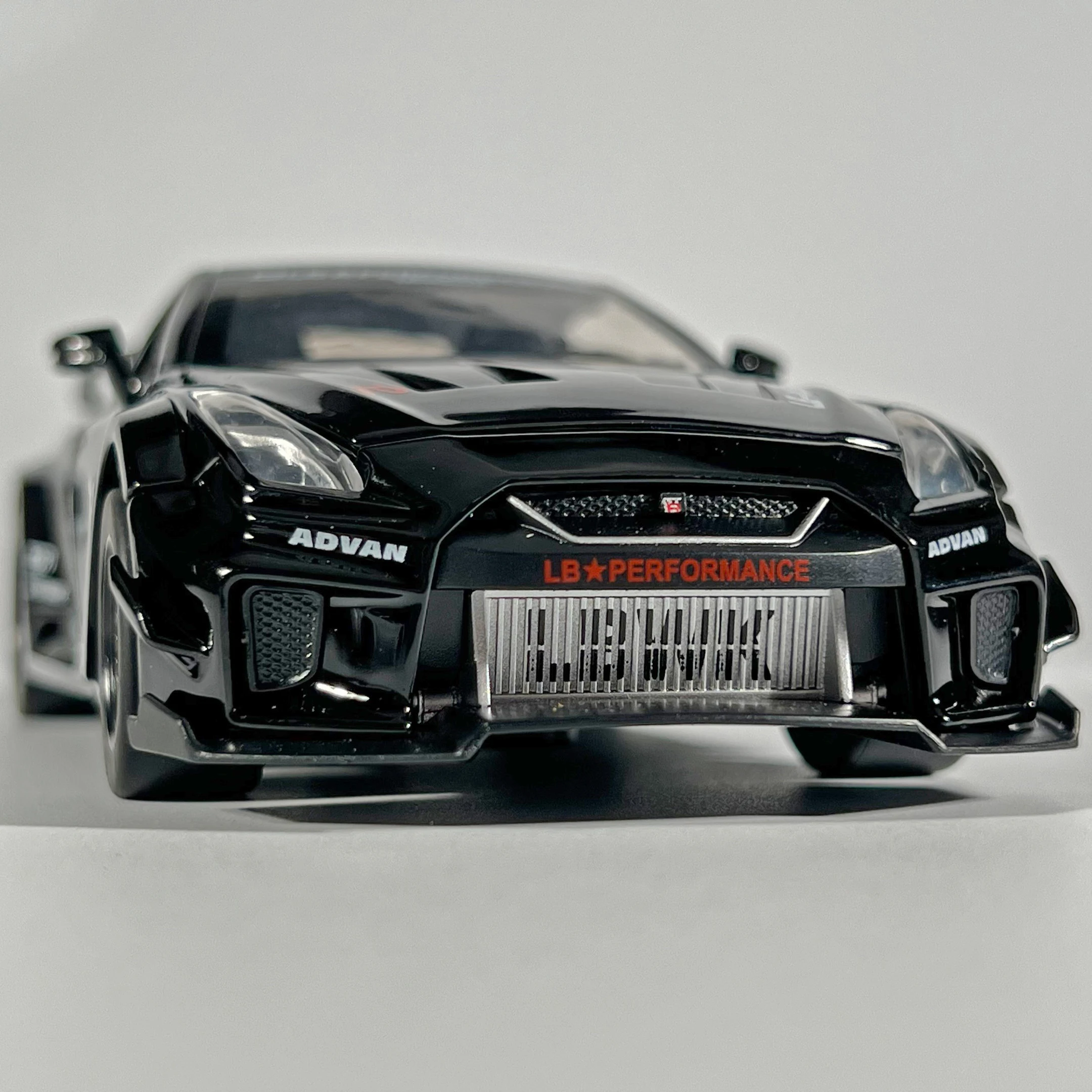 JDM 1:32 Nissan Skyline GTR CSR2, спортивный автомобиль из сплава, литая под давлением модель автомобиля, коллекция хобби, домашний интерьер, модные игрушки, подарок на праздник