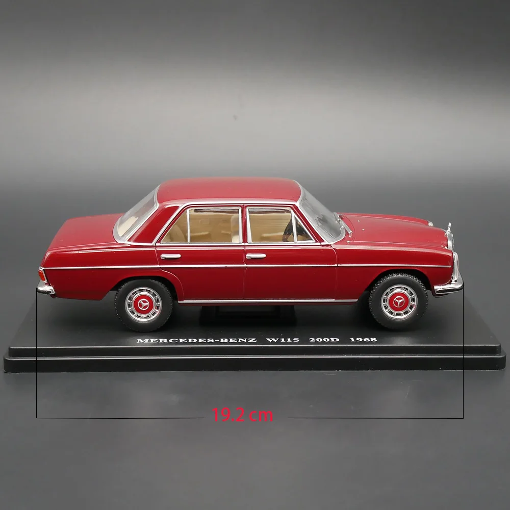 1:24 Scale W115 200D 1968 Alloy Car Model