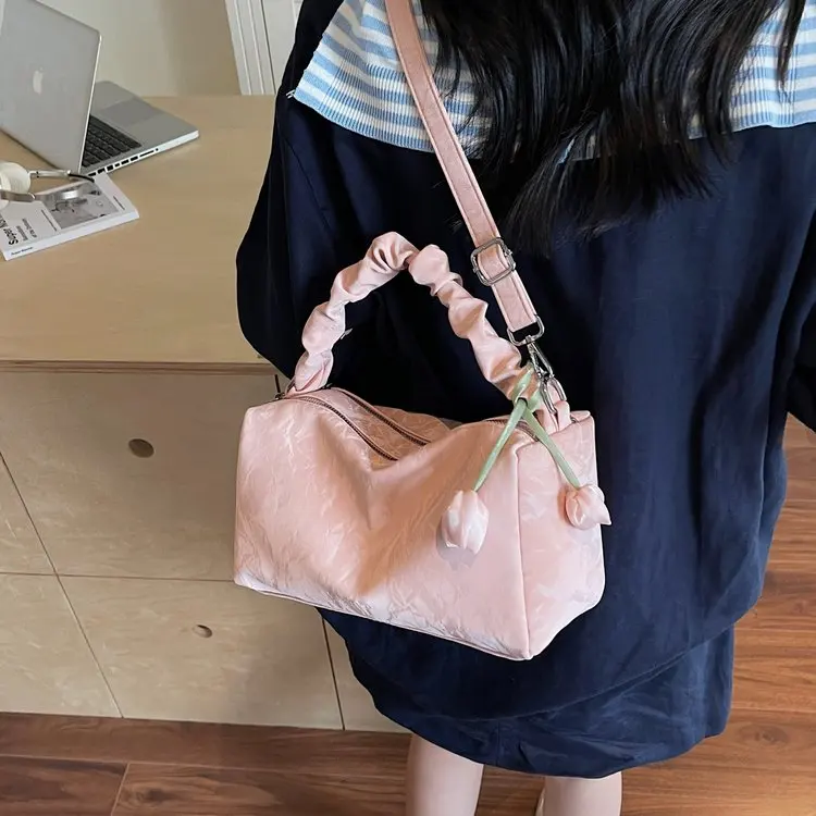 

Зима 2025 698, новая маленькая квадратная сумка на молнии, портативная сумка-мессенджер, пригородная сумка, большая вместительная сумка