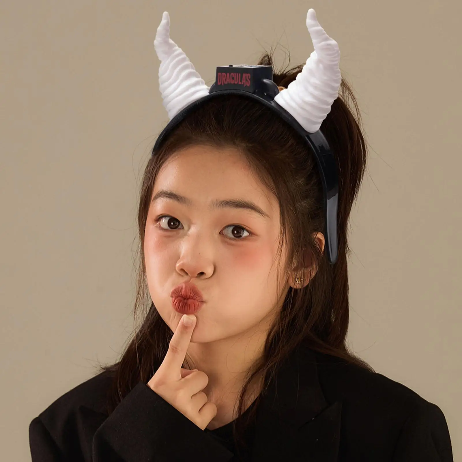 

Horns Headband Halloween Glowing LED Role-Play Headband Adjustable Headdress For Girls Men Women Kids Teens Dancers Event