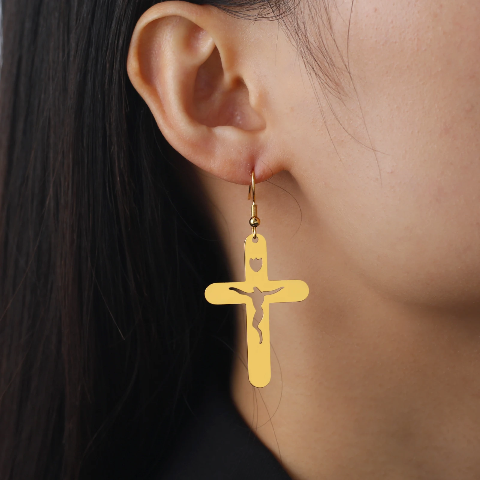 1 paire de boucles d'oreilles pendantes en forme de croix de Jésus, en acier inoxydable, amour et rédemption, amulette de foi chrétienne, bijoux, cadeaux, nouveauté