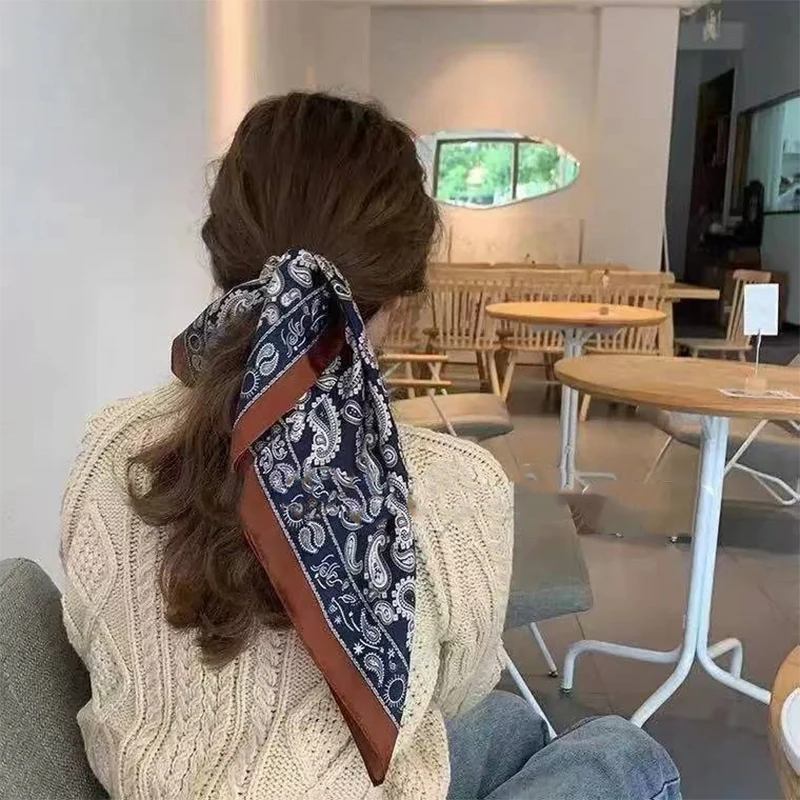 وشاح 100% الحرير أوشحة مربعة النساء الساتان الفاخرة سيدة باندانا طباعة وشاح عصابة رأس شال الشعر التفاف منديل