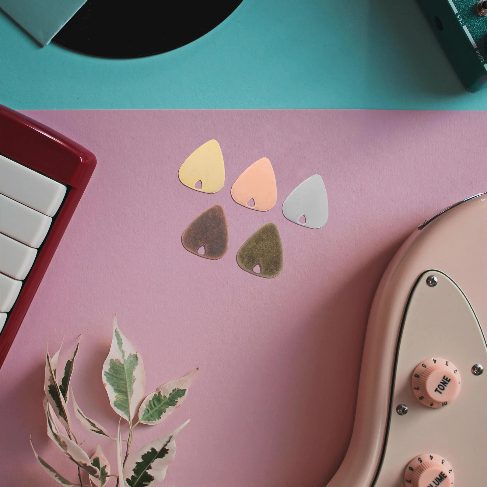 

5Pcs Stainless Steel Metal Guitar Picks Durable Bright Tone for Electric Bass Acoustic Guitar Accessories Ukulele Picks