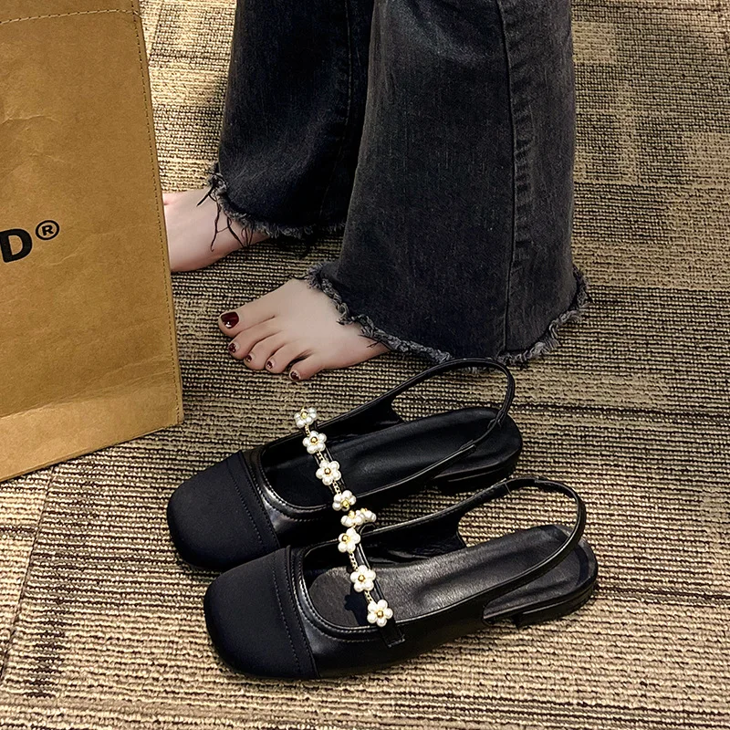 

Весенне-летние новые стильные маленькие сандалии с ароматной цепочкой, женские туфли в стиле ретро с квадратной головкой, туфли на низком каблуке с цветными блоками