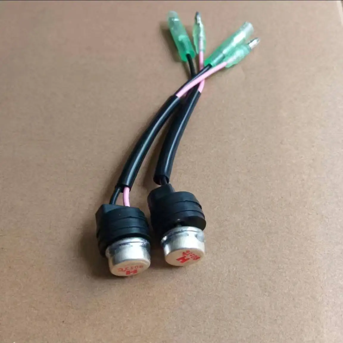 

Suitable for 2 punch 40 horses 60 horsepower outboard engine temperature sensor thermostat switch accessories