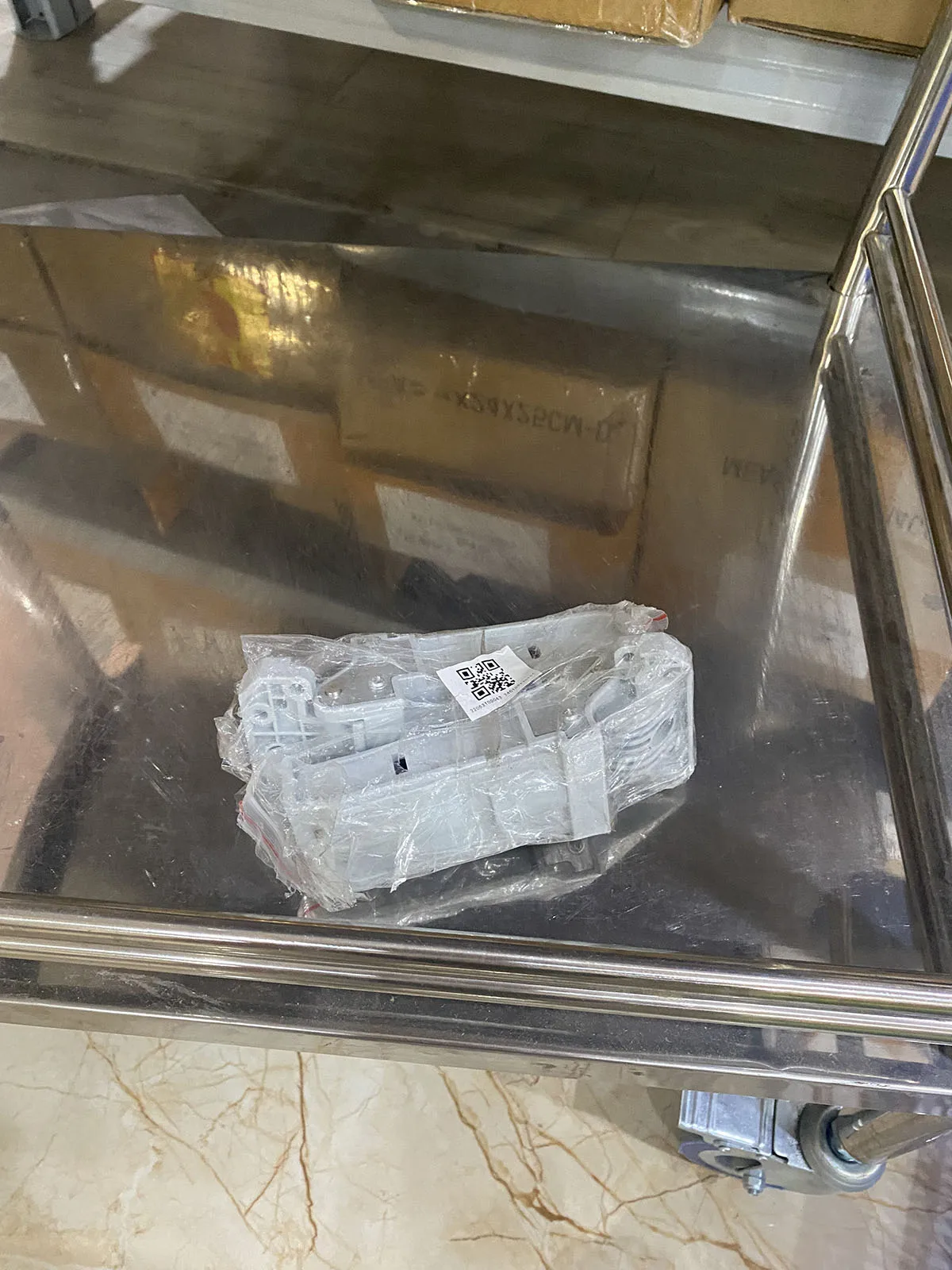 

1 комплект шарнира ADF в сборе CQ819-60011 для HP LaserJet Enterprise 700 Color M725 M775 MFP M725dn M725f M725z M775dn M775