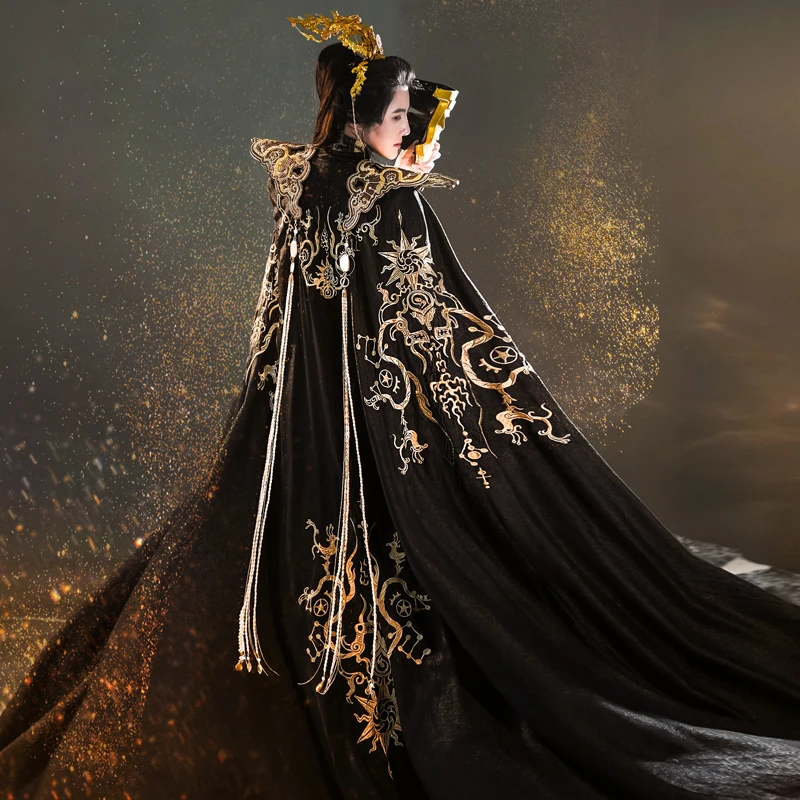 

Ele Original National Trend Sanxingdui Hanfu Bla And Gold Large Ceremony Semi-Body Skirt for Women Online Exclusive