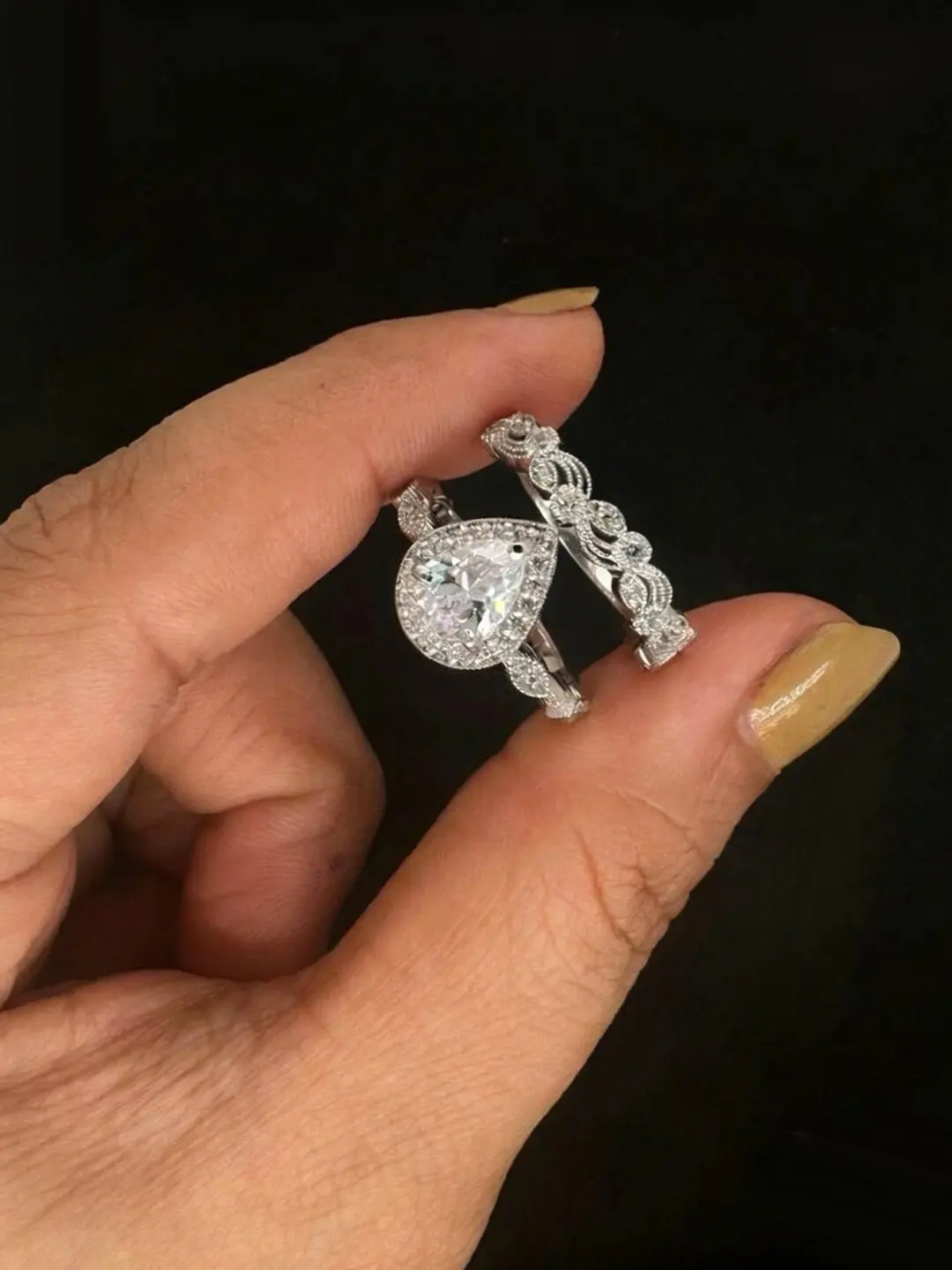 

Two-Piece Set S925 French-Style Fashionable High-End Inlaid Artificial Zircon Engagement Sterling Silver Diamond Ring, Elegant Teardrop-Shaped Lace-Edged Two-Piece Silver Ring Set for Women, Suitable for Wedding and Engagement Occasions, Gift for Lover's 